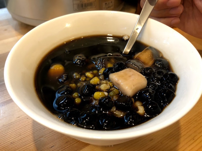東京上野で台湾スイーツ ヘルシーな仙草ゼリー はぴねす台湾 食べて遊んで体験する台湾ブログ